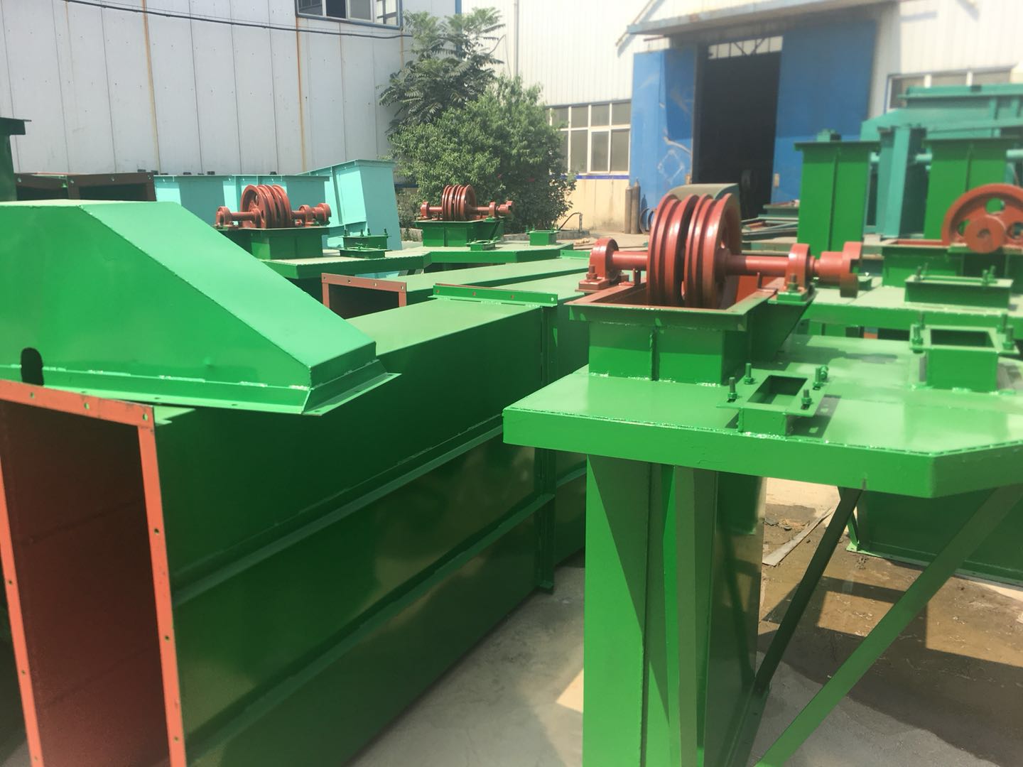 環(huán)鏈斗式提升機(jī)現(xiàn)場(chǎng)圖